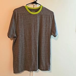 Men's Old Navy t-shirt